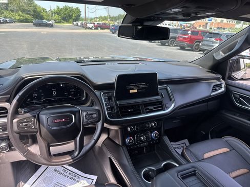 Used 2023 GMC Yukon AT4 w/ AT4 Premium Package image 15