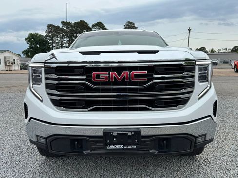 Used 2022 GMC Sierra 1500 SLT w/ SLT Convenience Package AWD/4WD image 4