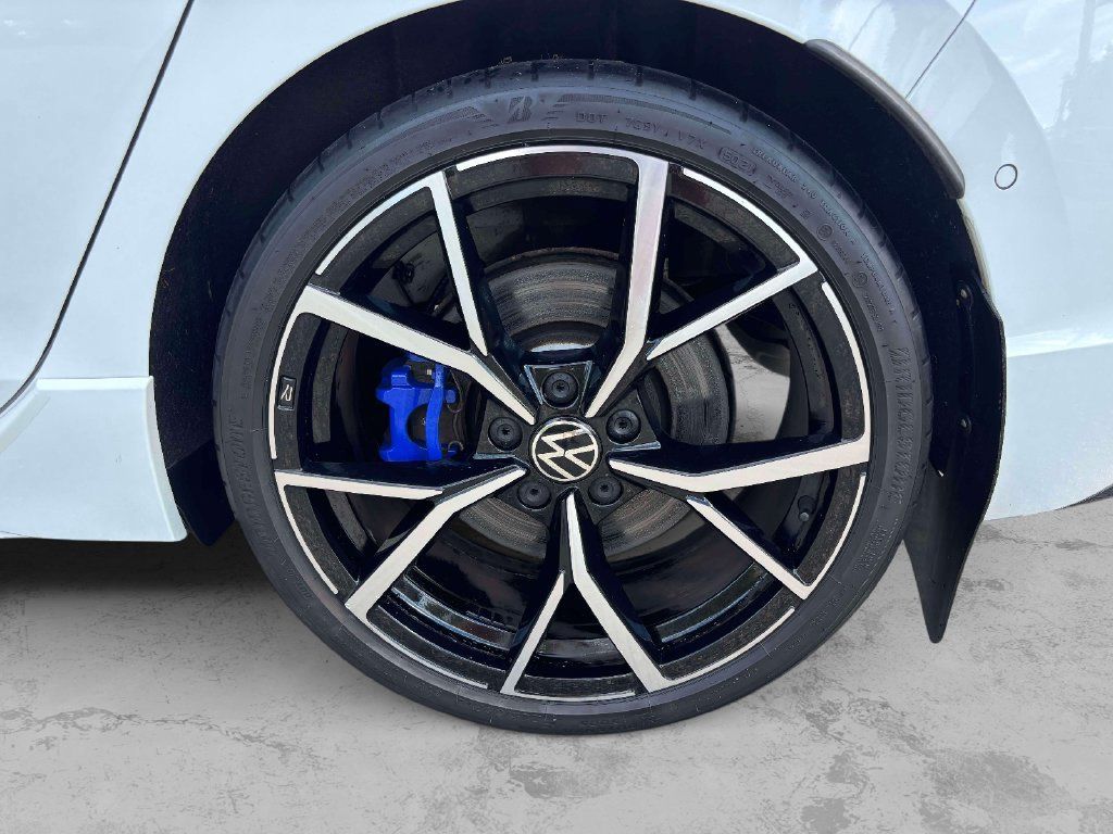 Used 2022 Volkswagen Golf R AWD/4WD image 35