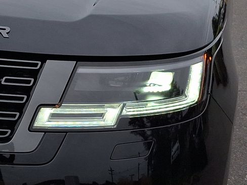 New 2025 Land Rover Range Rover SE image 7