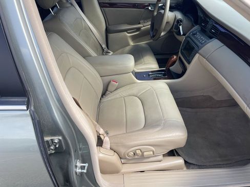 Used 2005 Cadillac De Ville DTS w/ Equipment Group FWD image 40