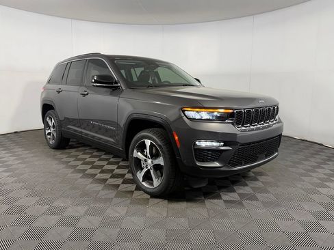 Used 2023 Jeep Grand Cherokee 4WD 4xe w/ Luxury Tech Group II image 5
