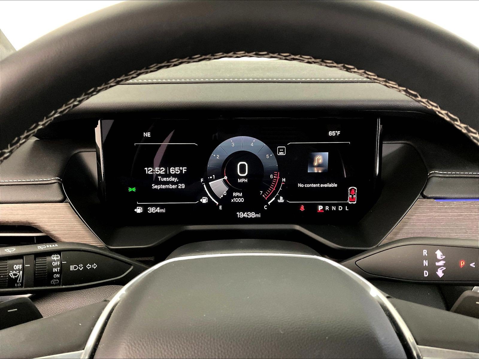 Used 2025 GMC Acadia Denali FWD image 13