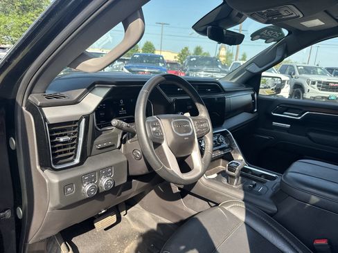 Used 2024 GMC Sierra 1500 Denali w/ Technology Package AWD/4WD image 10