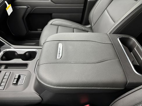 New 2026 GMC Sierra 3500 Denali w/ Denali Reserve Package AWD/4WD image 36