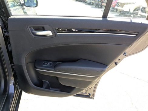 Used 2023 Chrysler 300 Touring image 38