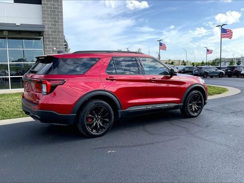 Used 2025 Ford Explorer ST-Line w/ Premium Package AWD/4WD image 6