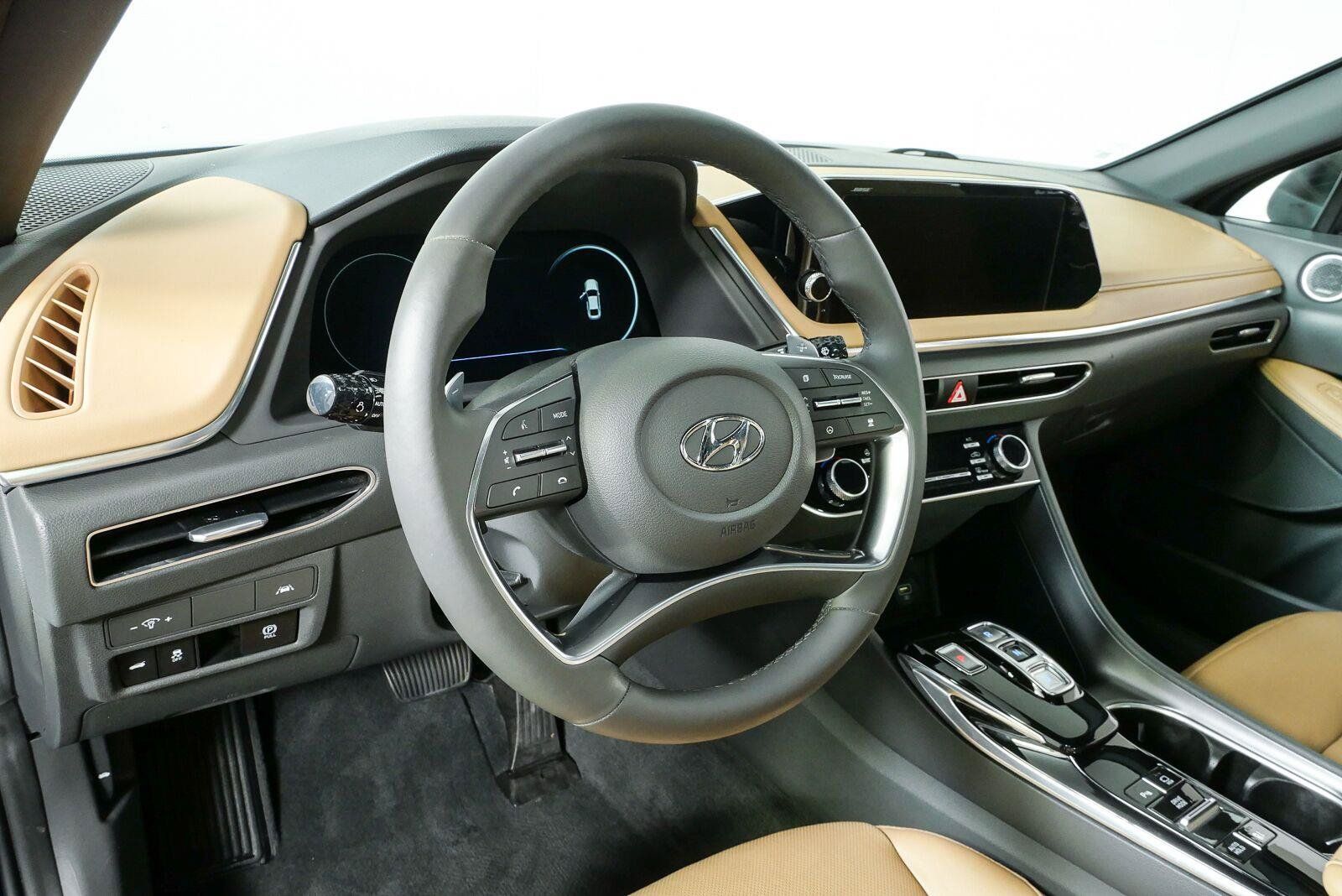 Used 2021 Hyundai Sonata Limited w/ Cargo Package FWD image 4