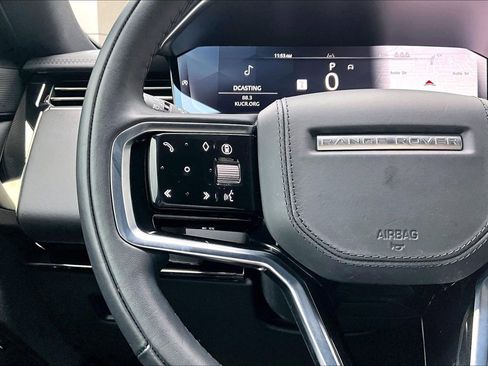 Used 2024 Land Rover Range Rover Sport SE image 18
