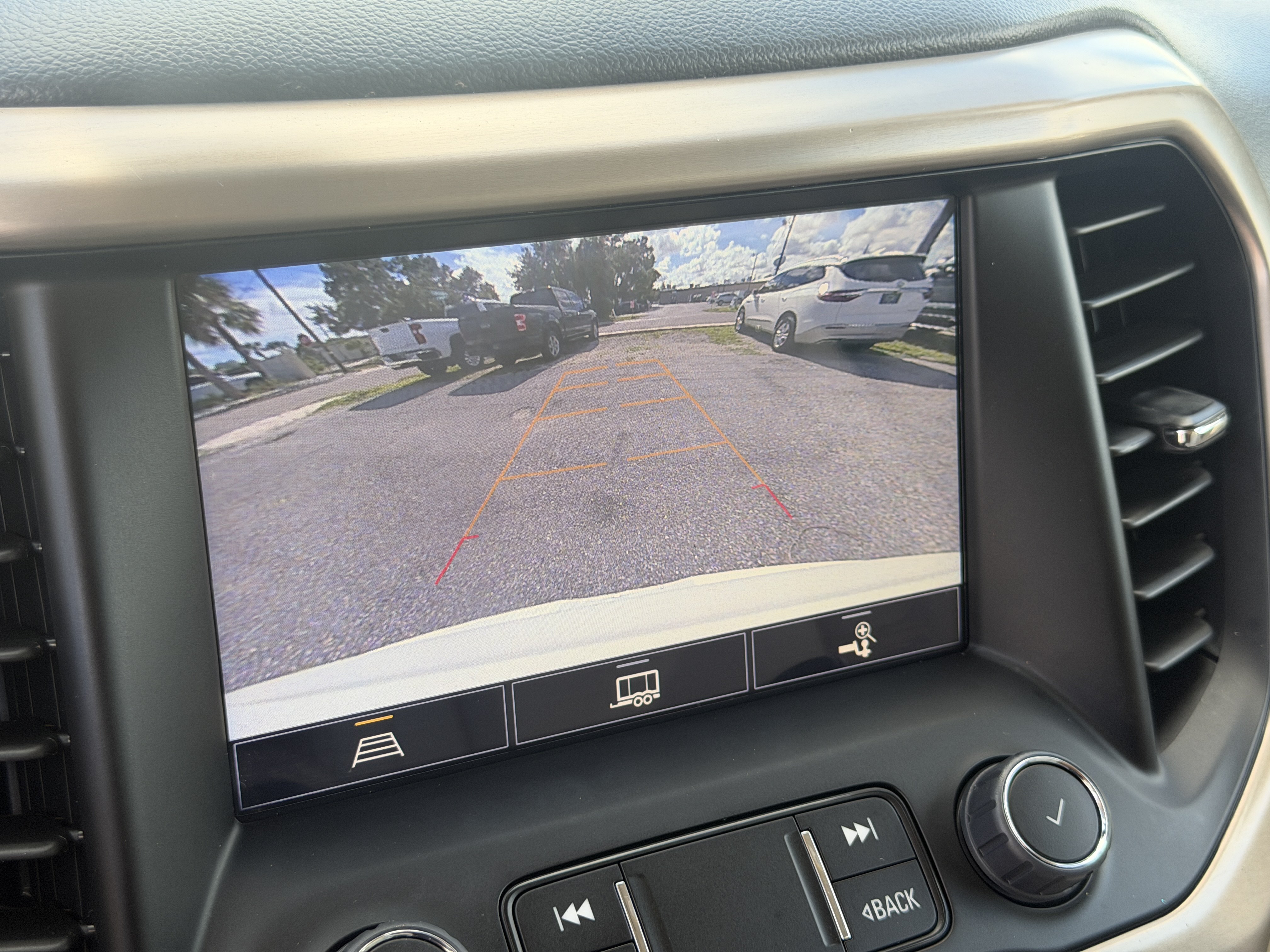 Certified 2023 GMC Acadia Denali w/ Trailering Package FWD image 26