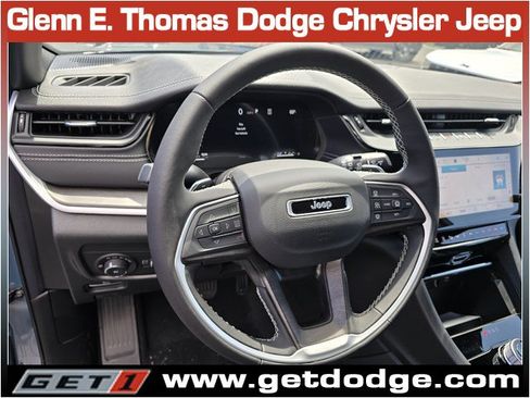 New 2026 Jeep Grand Cherokee Limited RWD image 11