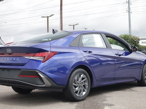 Used 2024 Hyundai Elantra SEL FWD image 4