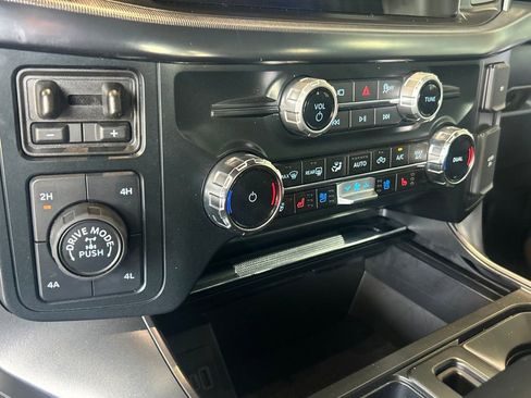 Used 2025 Ford F150 Lariat w/ Equipment Group 501A Mid image 38