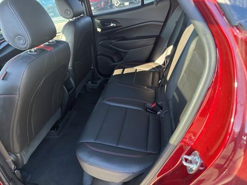 Certified 2025 Chevrolet Trax RS w/ Sunroof Package image 8