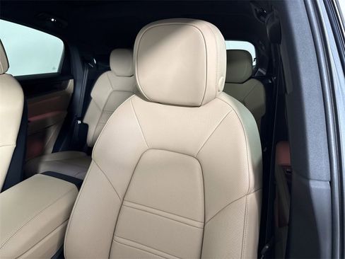 New 2026 Porsche Cayenne Coupe image 41