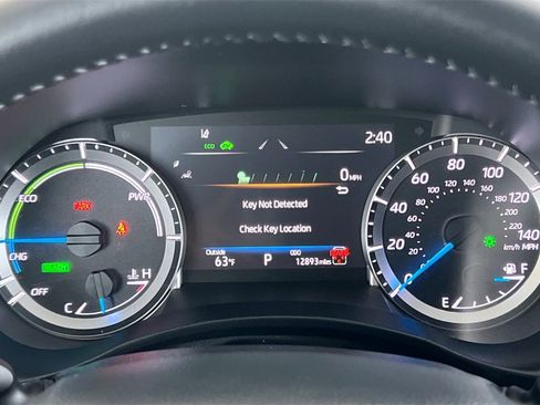 Used 2025 Toyota Highlander XLE image 26