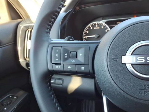 Certified 2025 Nissan Pathfinder SV AWD/4WD image 20