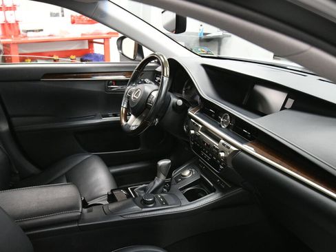 Used 2016 Lexus ES 350 image 26