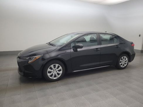 Used 2022 Toyota Corolla LE FWD image 2