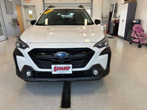 Used 2025 Subaru Outback Onyx Edition AWD/4WD image 4