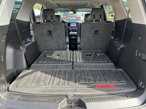 Used 2019 GMC Acadia SLT w/ Black Edition image 16
