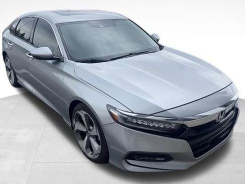 Used 2019 Honda Accord Touring image 9