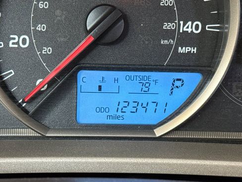 Used 2015 Toyota RAV4 XLE FWD image 3