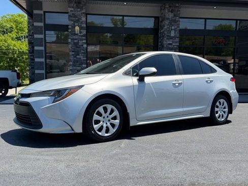 Used 2024 Toyota Corolla LE FWD image 7