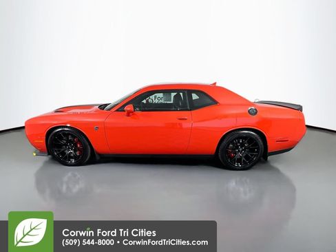 Used 2016 Dodge Challenger SRT Hellcat RWD image 6