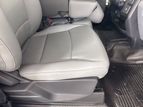 New 2026 Ford F250 XL w/ XL Chrome Package image 22