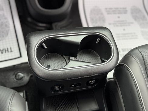 Used 2024 Hyundai Ioniq 5 Limited image 18