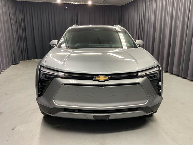 Used 2025 Chevrolet Blazer EV LT AWD/4WD image 6