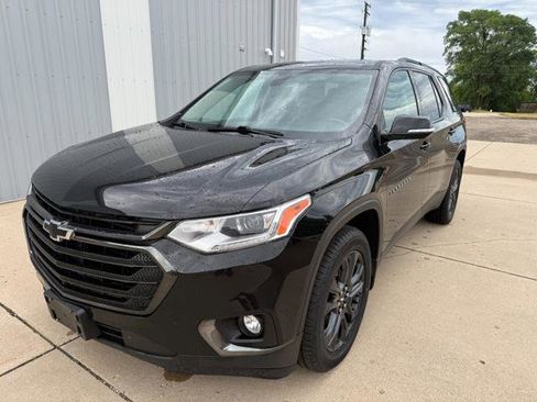 Used 2018 Chevrolet Traverse RS FWD image 2