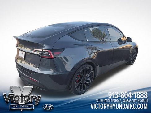 Used 2023 Tesla Model Y Performance AWD/4WD image 5