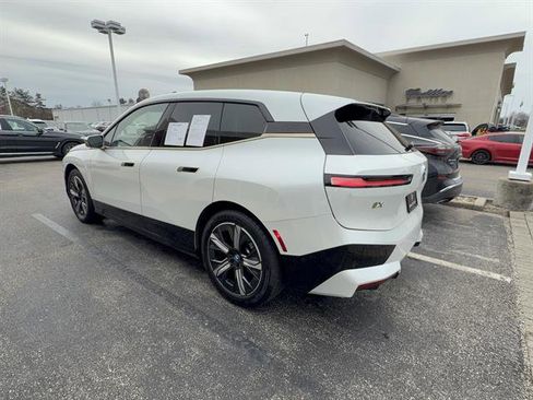 Certified 2023 BMW iX xDrive50 w/ Premium Package image 8