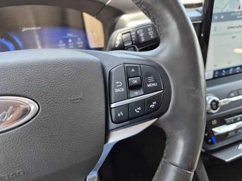 Used 2020 Ford Explorer Platinum w/ Premium Technology Package AWD/4WD image 23