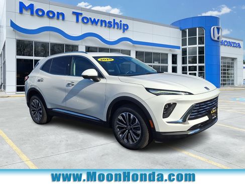 Used 2025 Buick Envision Preferred AWD/4WD image 1