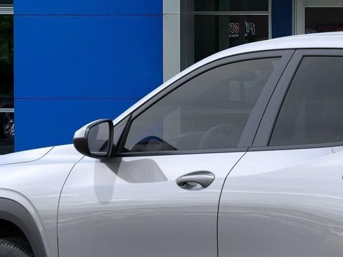 New 2026 Chevrolet Trax LS w/ LS Convenience Package FWD image 12