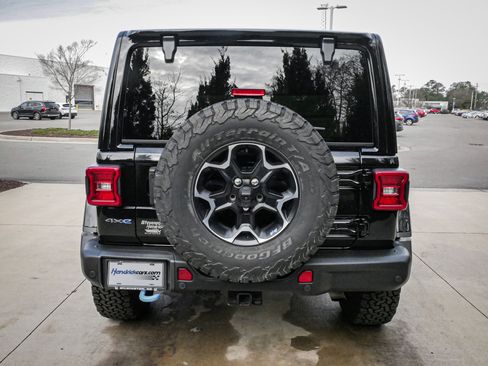 Used 2024 Jeep Wrangler Unlimited Rubicon 4xe image 9