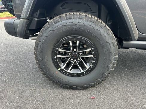 New 2025 Jeep Wrangler Unlimited Rubicon image 17