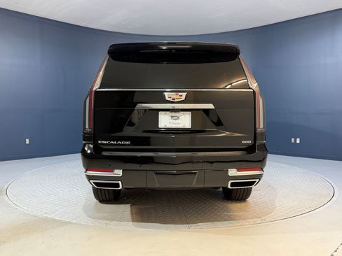 Certified 2025 Cadillac Escalade ESV Premium Luxury image 9