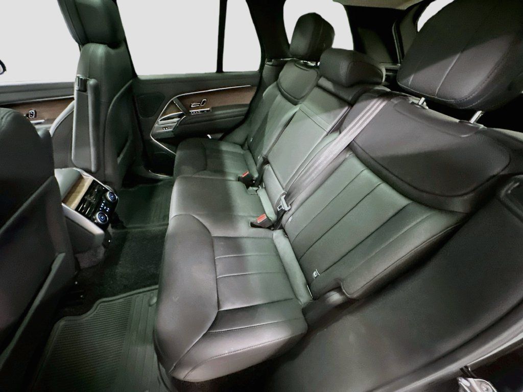 Used 2024 Land Rover Range Rover SE AWD/4WD image 25
