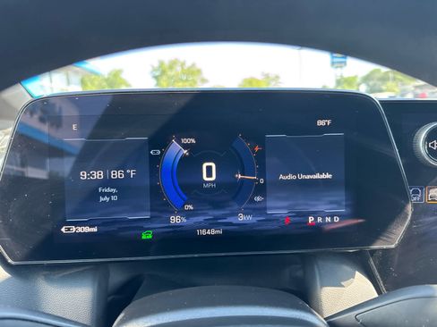 Used 2025 Chevrolet Equinox EV LT FWD image 20
