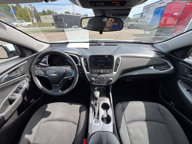 Used 2023 Chevrolet Malibu LT FWD image 16