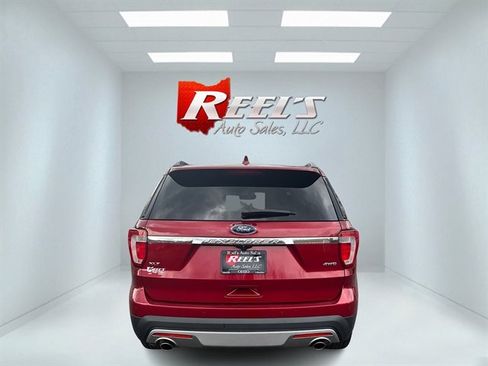 Used 2016 Ford Explorer XLT w/ Equipment Group 202A image 9