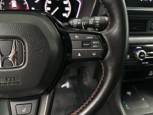 Used 2025 Honda Pilot TrailSport image 16