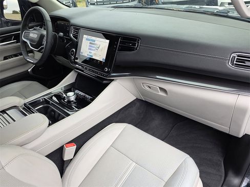 Used 2024 Jeep Wagoneer 4WD image 30