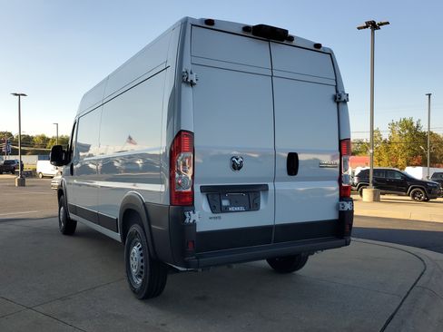 Used 2025 RAM ProMaster 2500 w/ Convenience Group image 3