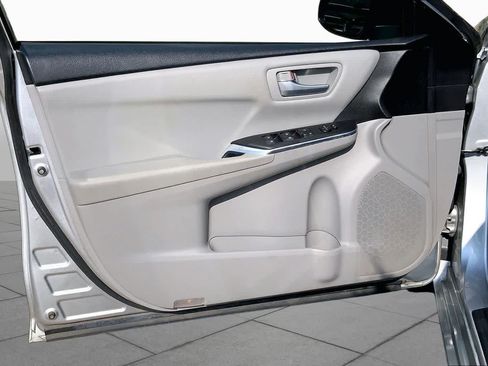 Used 2017 Toyota Camry LE FWD image 20
