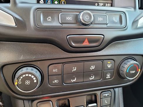 Used 2018 GMC Terrain SLE image 20